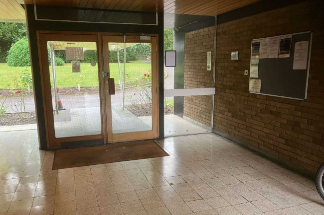 Hedley Court, Putney Hill, London SW15 3NS 3