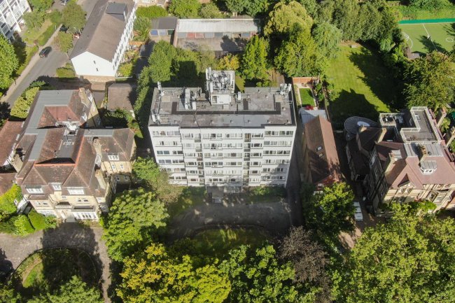 Hedley Court, Putney Hill, London SW15 3NS 3