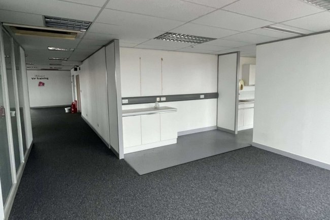 30 Market Street, Huddersfield, HD1 2HG 3