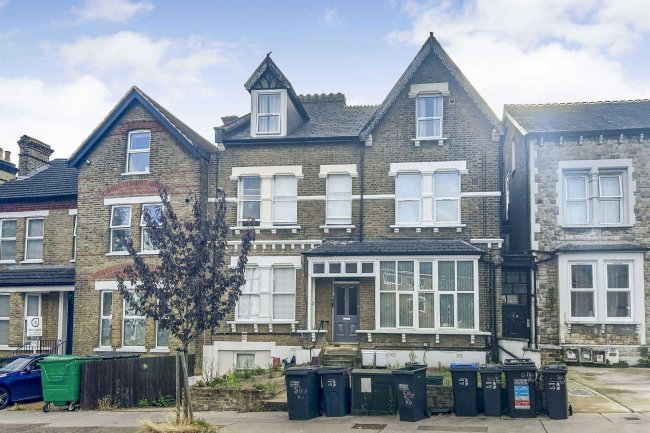 5 Birdhurst Road, South Croydon, CR2 7EE 3