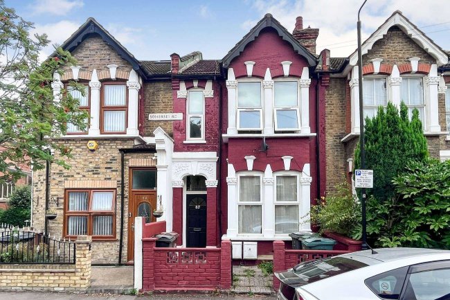 82 Somerset Road, Walthamstow, London E17 8QW 4