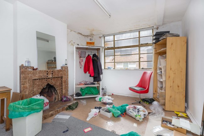 25 Elsdale Street, Hackney, London E9 6QY 2