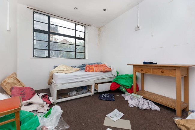 25 Elsdale Street, Hackney, London E9 6QY 2