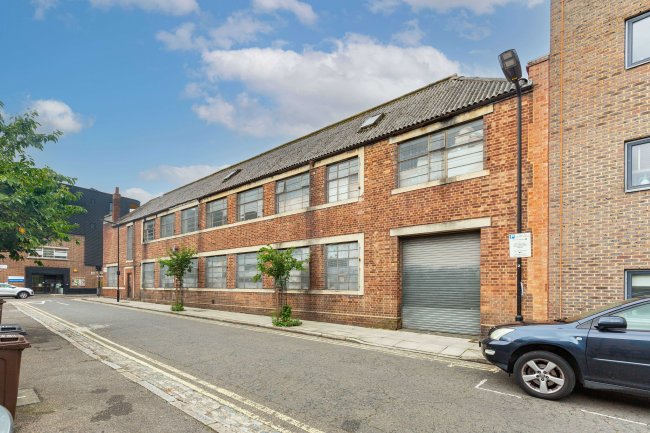 25 Elsdale Street, Hackney, London E9 6QY 2