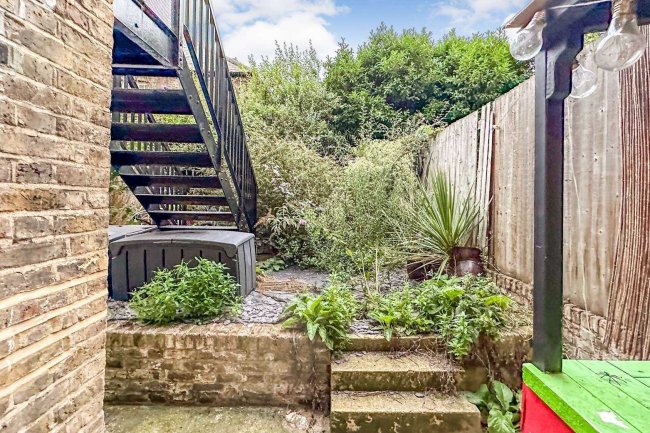 Flats A & B, 56 Salcott Road, Battersea, London SW11 6DE 8