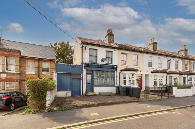 106 St Peter's Street, South Croydon, Surrey, CR2 7DF 2