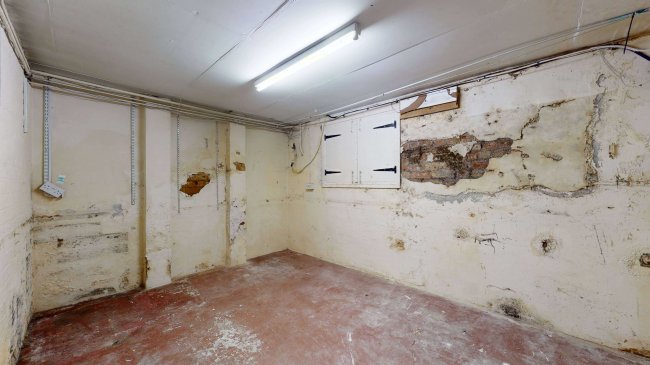 106 St Peter's Street, South Croydon, Surrey, CR2 7DF 2