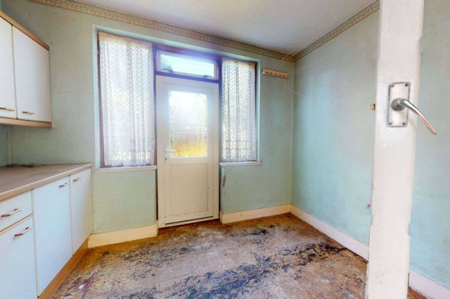 24 Highwood Grove, Mill Hill, London, NW7 3LY 5