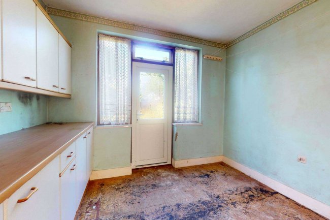 24 Highwood Grove, Mill Hill, London, NW7 3LY 5