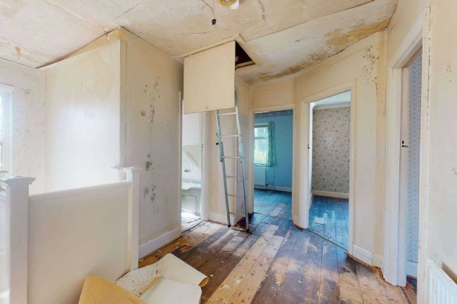 24 Highwood Grove, Mill Hill, London, NW7 3LY 5