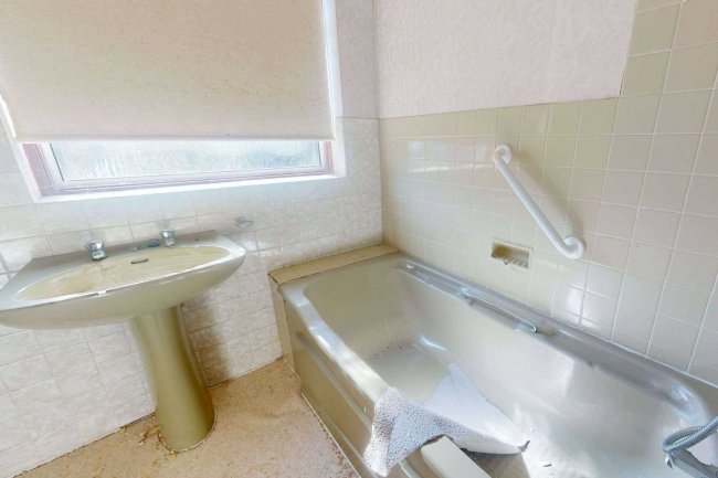 24 Highwood Grove, Mill Hill, London, NW7 3LY 5