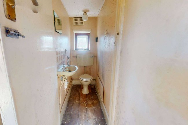 24 Highwood Grove, Mill Hill, London, NW7 3LY 5