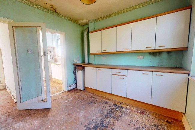 24 Highwood Grove, Mill Hill, London, NW7 3LY 5