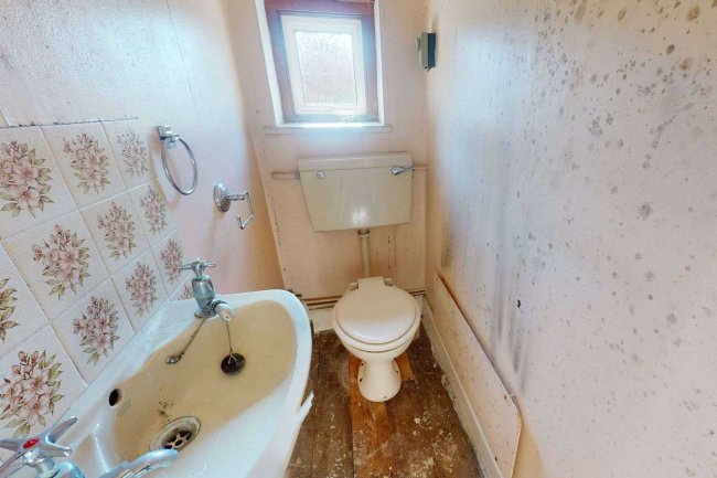 24 Highwood Grove, Mill Hill, London, NW7 3LY 5