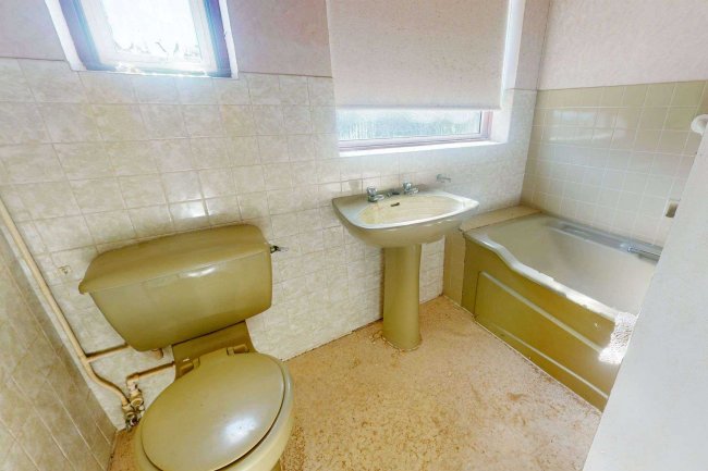 24 Highwood Grove, Mill Hill, London, NW7 3LY 5