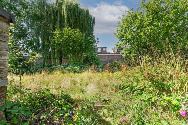 24 Highwood Grove, Mill Hill, London, NW7 3LY 5