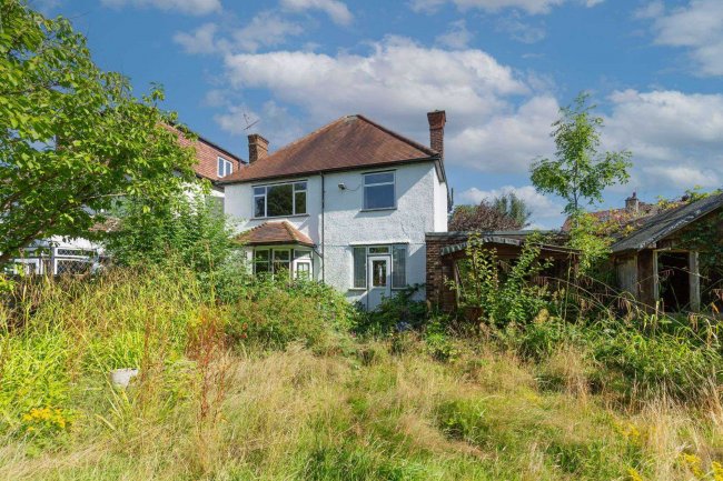 24 Highwood Grove, Mill Hill, London, NW7 3LY 5