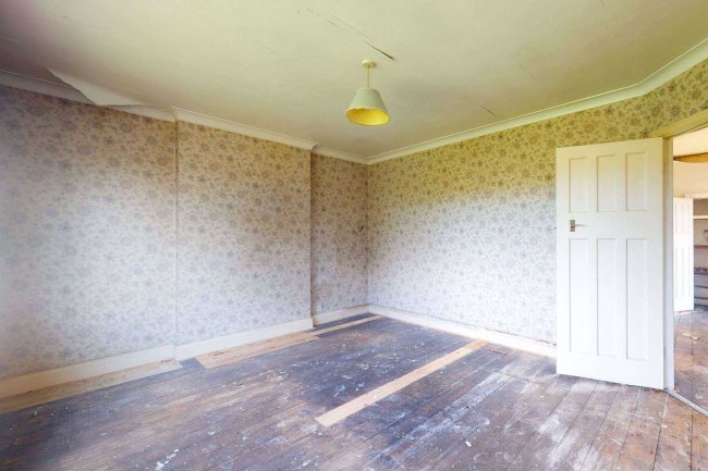 24 Highwood Grove, Mill Hill, London, NW7 3LY 5