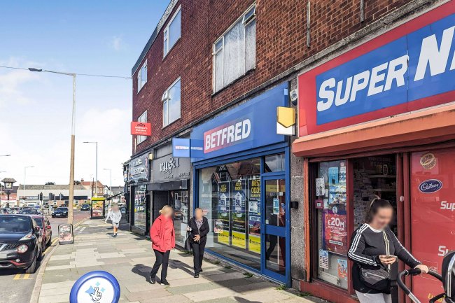 233 Hoylake Road, Wirral, Merseyside, CH46 0PF 2