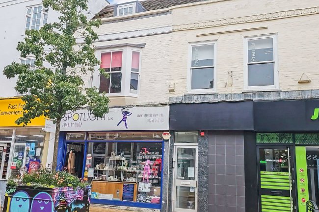 7 Winchester Street, Basingstoke, RG21 7ED 6