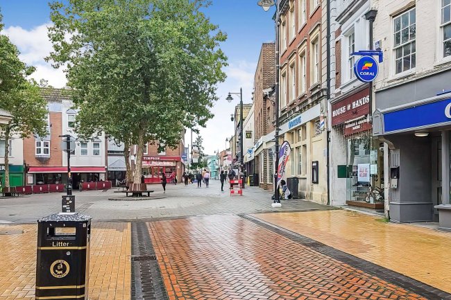 7 Winchester Street, Basingstoke, RG21 7ED 6