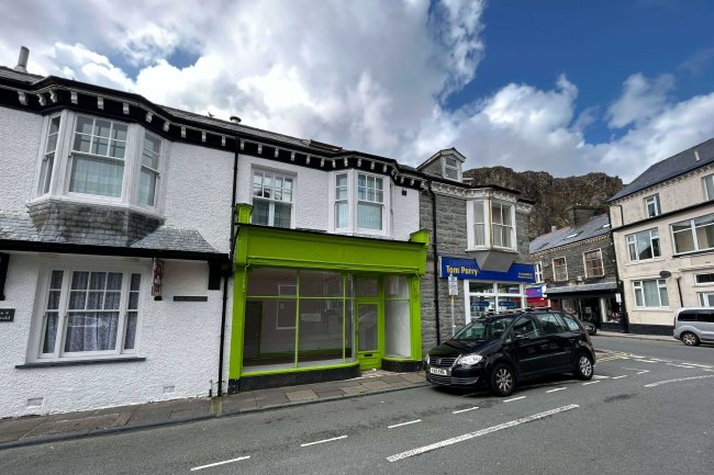 2 Newborough Street, Blaenau Ffestiniog, Gwynedd, LL41 3DG 8
