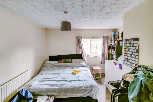 11 Intake Road, Stoke-on-Trent, Staffordshire ST6 8JX 5