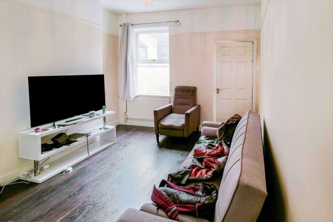 29 Coronation Street, Stoke-on-Trent, Staffordshire ST6 6BU 6