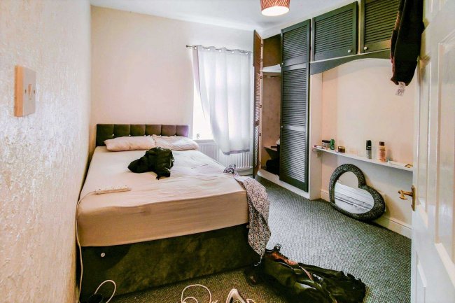 29 Coronation Street, Stoke-on-Trent, Staffordshire ST6 6BU 6