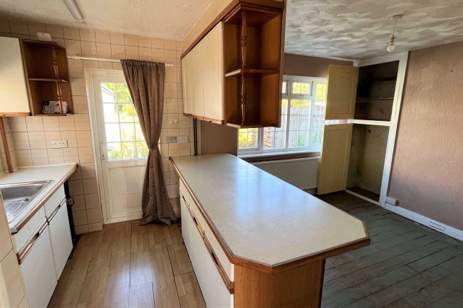 20 Woodland Road, Maple Cross, Rickmansworth WD3 9SU 3