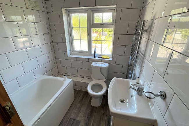 20 Woodland Road, Maple Cross, Rickmansworth WD3 9SU 3