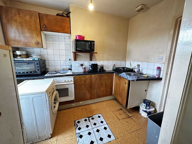 Flat 2, 360 Old Kent Road, London SE1 5AA 2