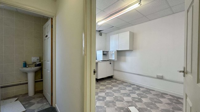 9 Dillwyn Street, Swansea, SA1 4AE 10