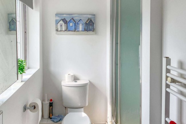 1 Crosby Gardens, Yateley, Hampshire, GU46 7RT 7