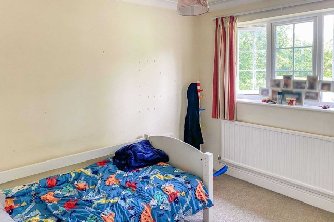 1 Crosby Gardens, Yateley, Hampshire, GU46 7RT 7