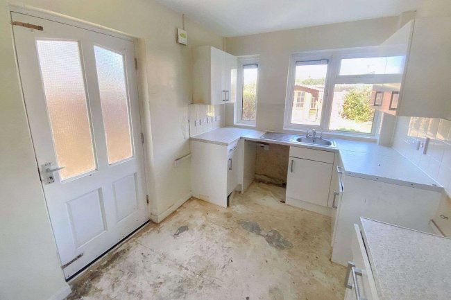 46 Lovel Avenue, Welling, Kent, DA16 3JG 3