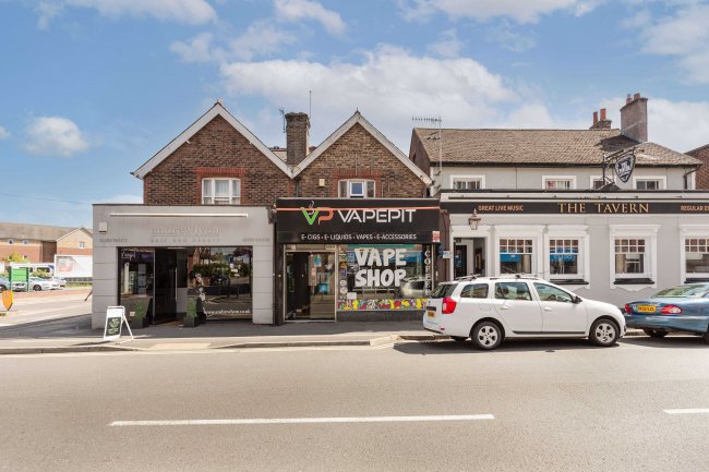 44 High Street, Horley, Surrey RH6 7BB 8