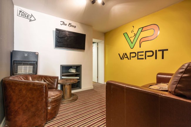 44 High Street, Horley, Surrey RH6 7BB 8