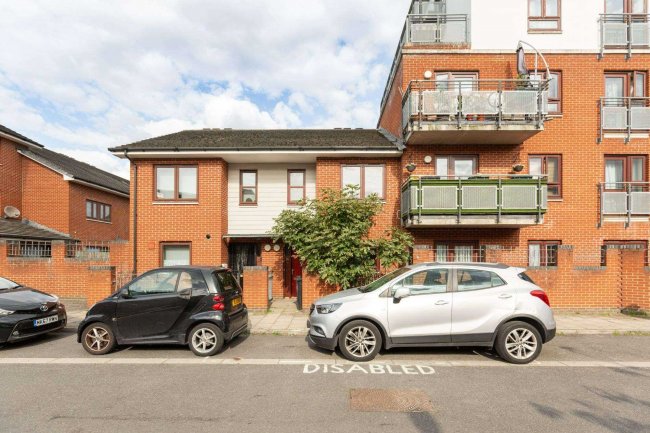 19 Alpine Road, Bermondsey, London, SE16 2RP 5