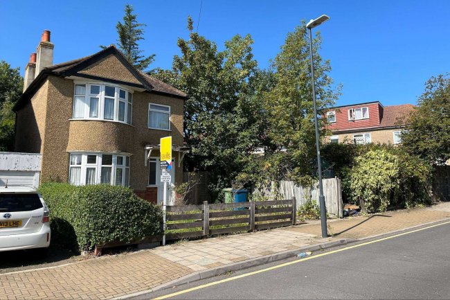 33 Warham Road, Wealdstone, Harrow, HA3 7JE 5