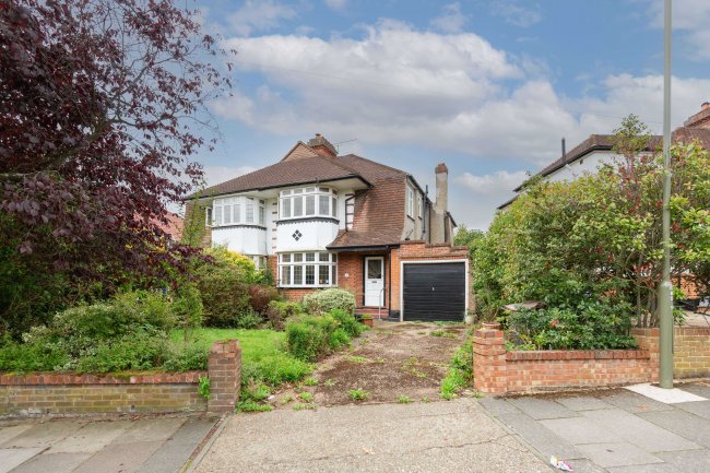 1 Crest Road, Bromley, Kent, BR2 7JA 6