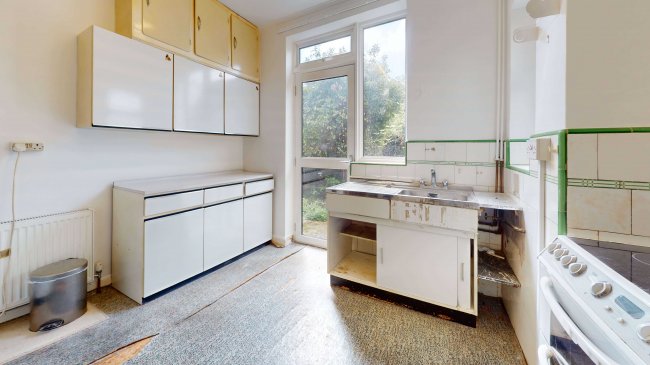 1 Crest Road, Bromley, Kent, BR2 7JA 6