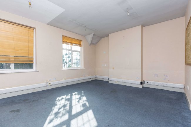 150 Central Road, Worcester Park, KT4 8HH 8