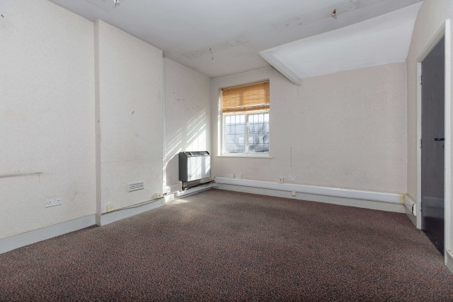 150 Central Road, Worcester Park, KT4 8HH 8