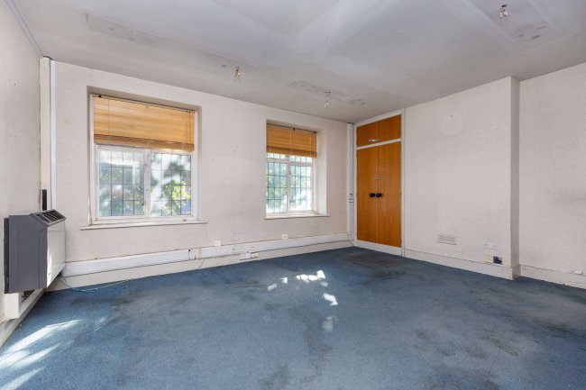 150 Central Road, Worcester Park, KT4 8HH 8