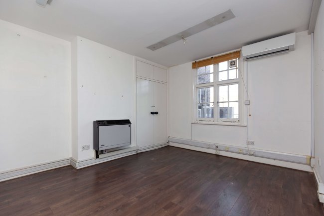 150 Central Road, Worcester Park, KT4 8HH 8