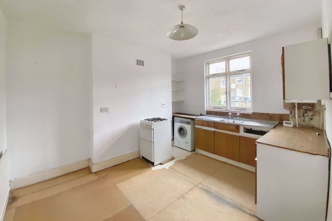 7A Sandringham Road, Hackney, London E8 2LR 8