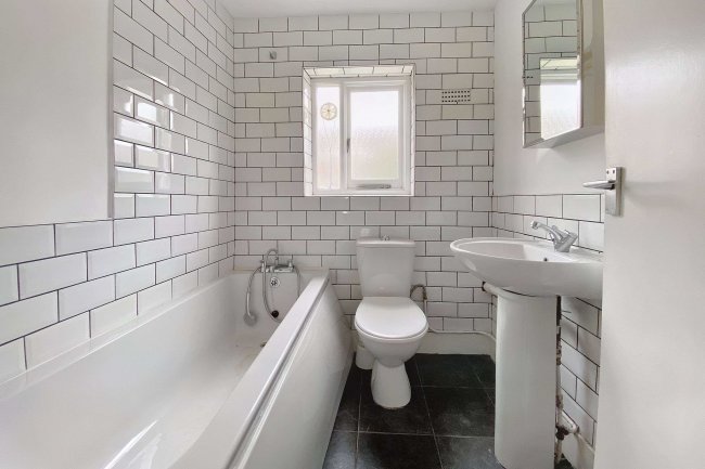 7A Sandringham Road, Hackney, London E8 2LR 8