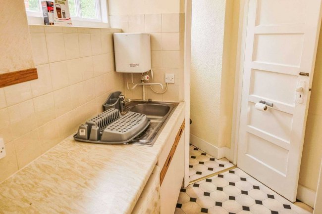 102 Inverness Avenue, Enfield EN1 3NX 7