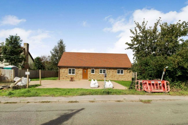 Primrose Cottage, Streetly End, West Wickham, Cambridge, CB21 4RP 4